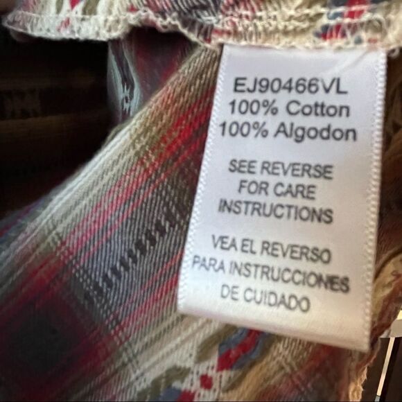 En Creme southwestern plaid flannel poncho shirt with fringe maroon - Picture 6 of 6